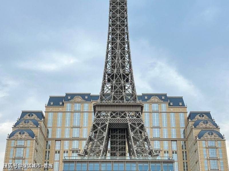 第一天 我们是从太原飞的深圳,小程来免费接机第二天 会展中心 金紫荆