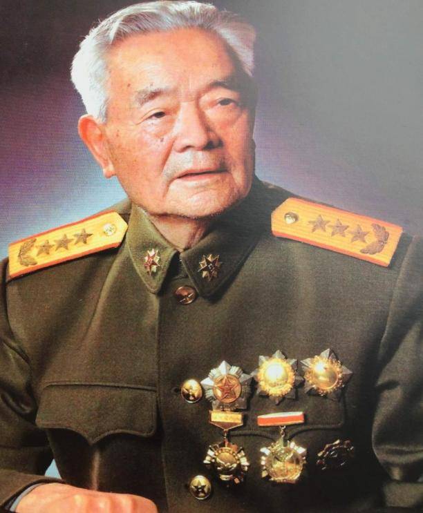 万海峰回忆上甘岭防御战,15军战士告诉参谋:美陆军比不上张灵甫