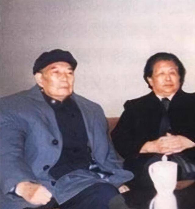 82年尤太忠视察工作见一士兵眼熟,致电吴克华:首长,这事你不对