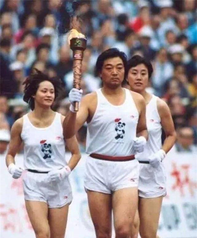 奥运射击冠军许海峰:亏欠妻儿一生,65岁仍住单位房