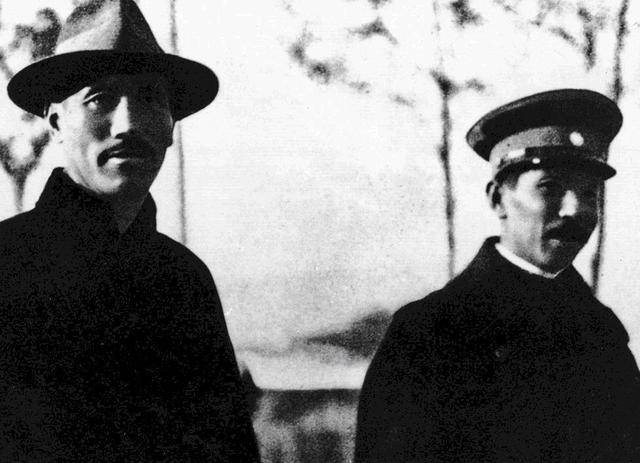 蒋介石的葬礼上,古稀老人张学良说完这16个字,甩身而去