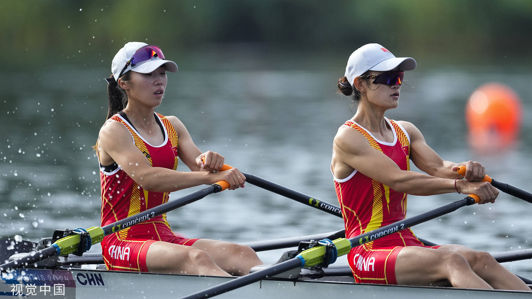 奥运赛艇-邹佳琪邱秀萍后来居上 女子轻量级双人双桨列第13