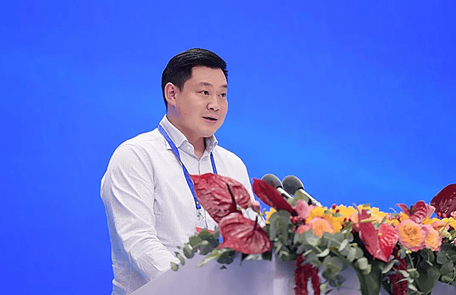 中国狂人严介和:娶学生,180天夷平700座山,儿子接下千亿帝国_张云芹