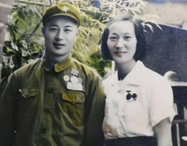 部队组织观影,连长指着屏幕号啕大哭:她是我失散多年的妻子呀_李秀英