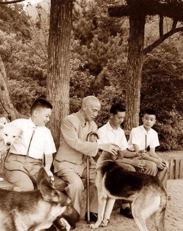 为完成爷爷遗愿,蒋孝勇提出"二蒋"移灵大陆,3句话让世人唏嘘