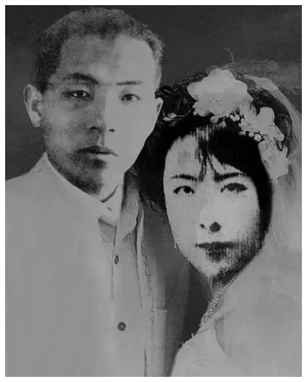 于凤至是张学良的原配妻子,但是在后来因为各种原因,他们却不得不分开