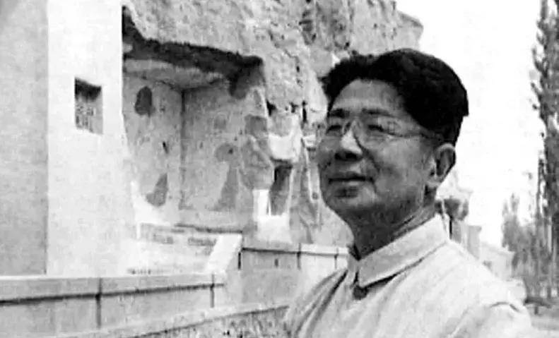 在他的带领下,夫人李承仙,女儿常沙娜,以及继任者段文杰,樊锦诗,都