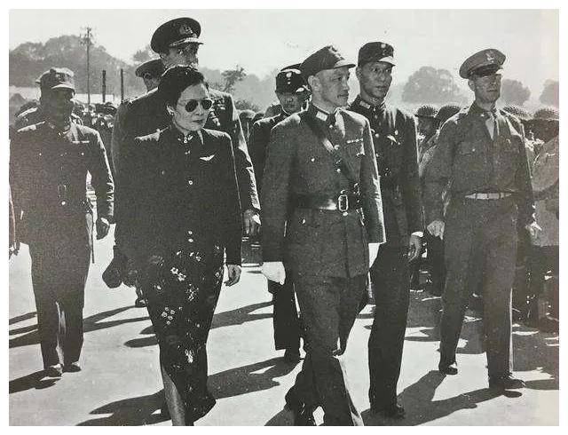 1911年洪门大哥倾尽家产支持革命,开国大典时周总理:抬上天安门_司徒