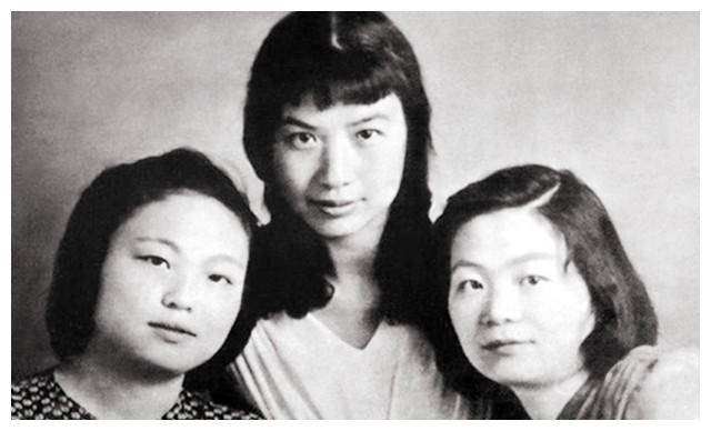 当时适逢周恩来夫妇也在武汉，谌志笃就带着自己的女儿拜会了他们，周恩来和邓颖超见到谌曼里活泼健康