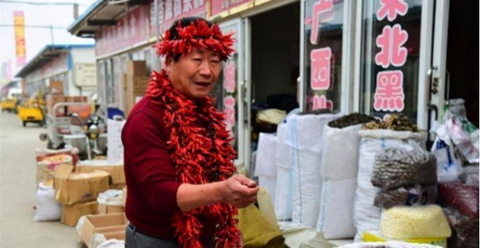 他是中国的辣王,每天5斤辣椒配白酒,如今已失去"笑容"