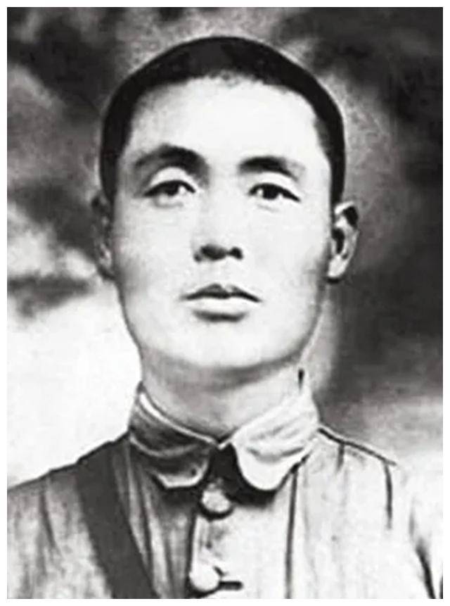 他曾担任红五军团总指挥,1934年被错杀,周总理回忆:我也有责任_季振同