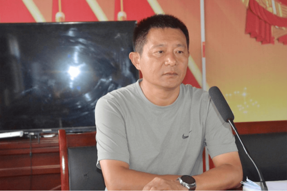 "编外书记"李亚军:躬身为民展风采