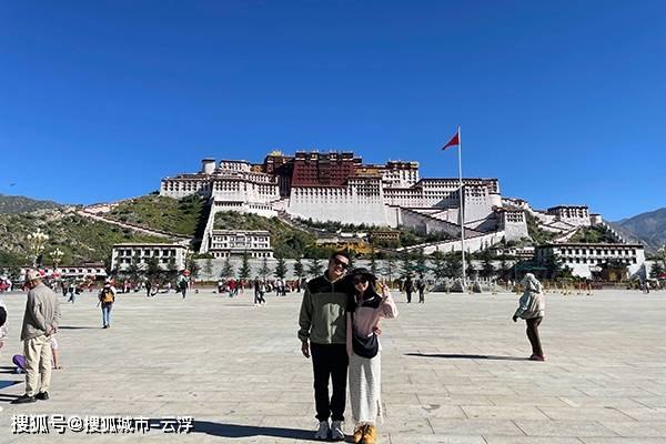 原创            八月去拉萨跟团需要多少钱？体验西藏旅游7天6晚路线攻略-有去拉萨的旅游团吗我想报名英语
