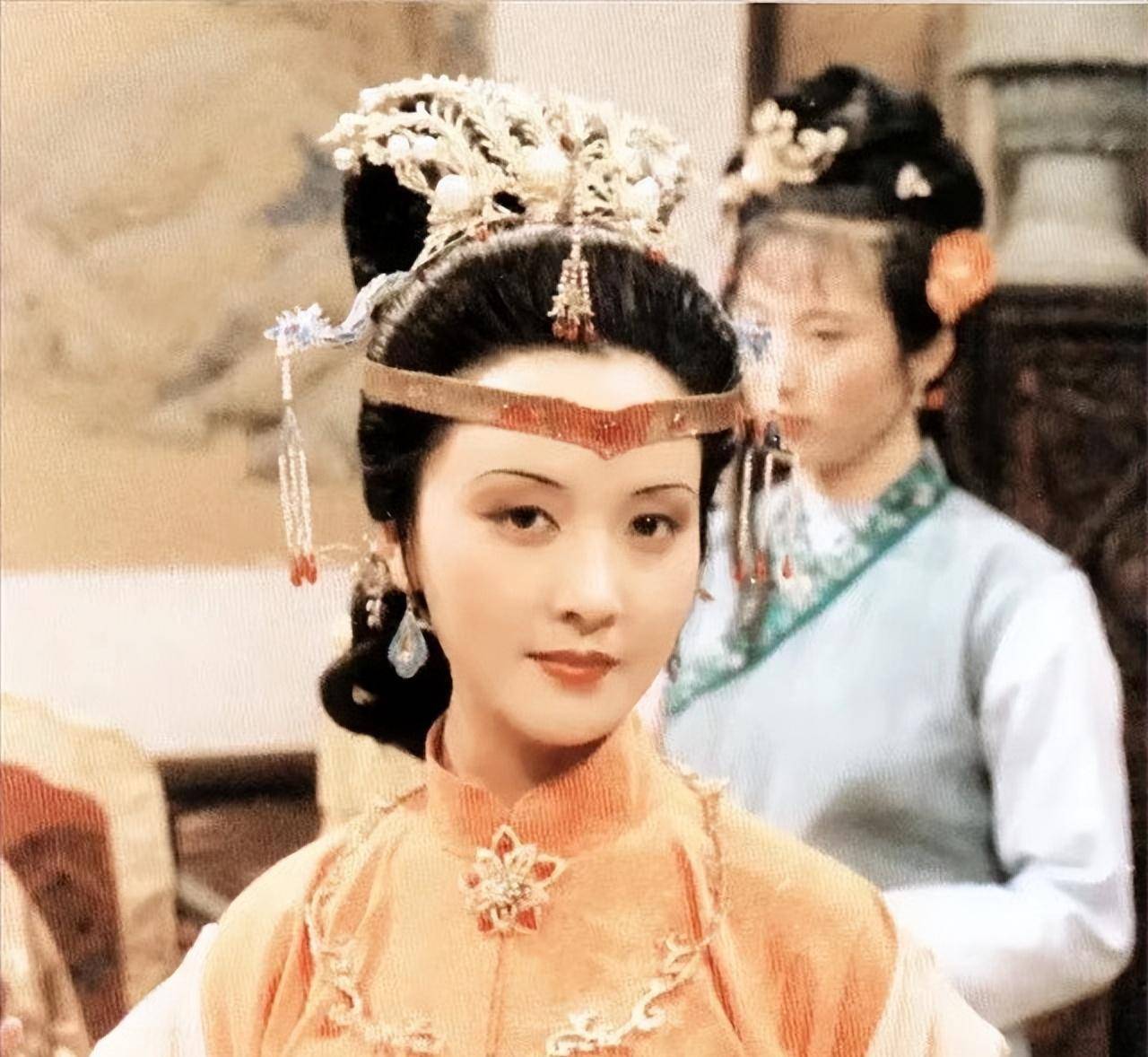 伺候的仆人无数,王熙凤为何还会流产?贾琏的丑陋癖好脱不开关系