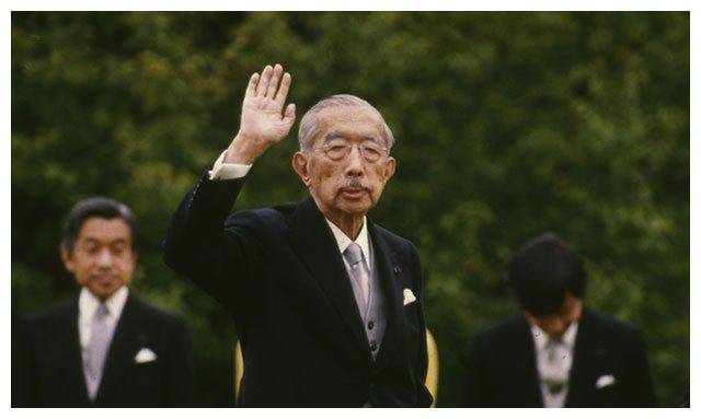 1989年,日本天皇裕仁88岁去世,临终前:我低估了中国!无耻至极