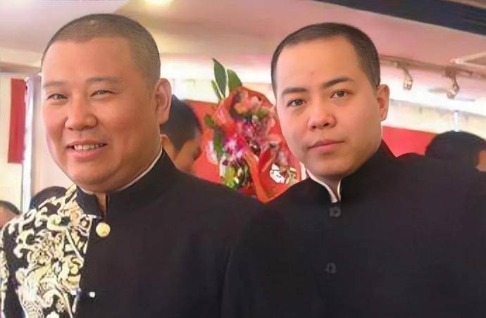 也正是在这时期,徐亮认识了郭德纲,两人年龄相仿,都爱相声,一拍即合