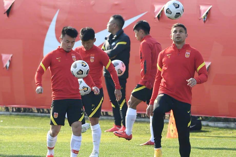 中国男足近期给球迷接二连三传来好消息,在国青和国少队层面都有赢球