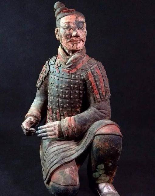 秦兵马俑刚出土的样子:色彩艳丽宛若真人,图五样子太真实了