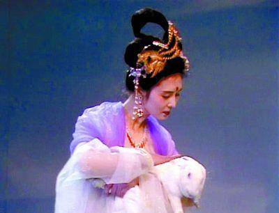 他们的故事是有原型的,那就是夏朝时期后羿和嫦娥的事迹