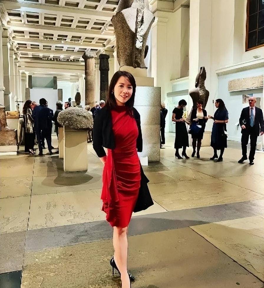 吕丽君:为刘銮雄生儿育女,却输给了甘比,把20亿分手费亏个精光