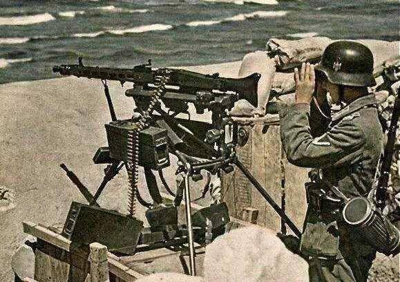 盟军在诺曼底登陆时最惧怕德军哪种武器?mg-42通用机枪排在首位