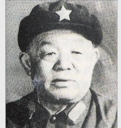老兵亲眼目睹左权将军牺牲,遗体被敌人挖出拍照,解放后母亲才知