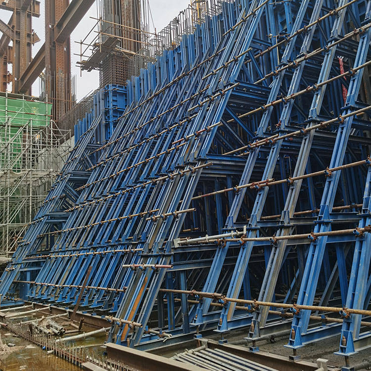 地铁工程钢模板单侧模板三角架施工工法