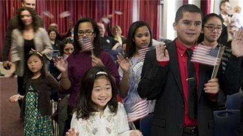 千亿富豪贝索斯,曾领养一中国女孩,规定:每周需花光40万人民币