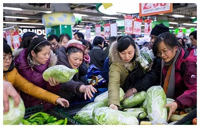 河南大妈开蔬菜超市,一年盈利80万,看懂了你也可以