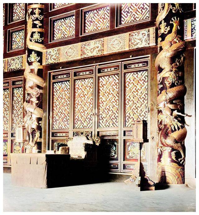 1927年,美国人甘博拍摄的清东陵慈禧墓,那时还没有被孙殿英盗挖