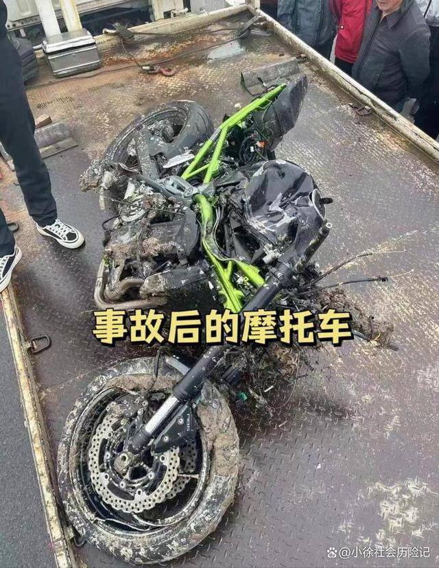 国外摩托车时速299失控图片