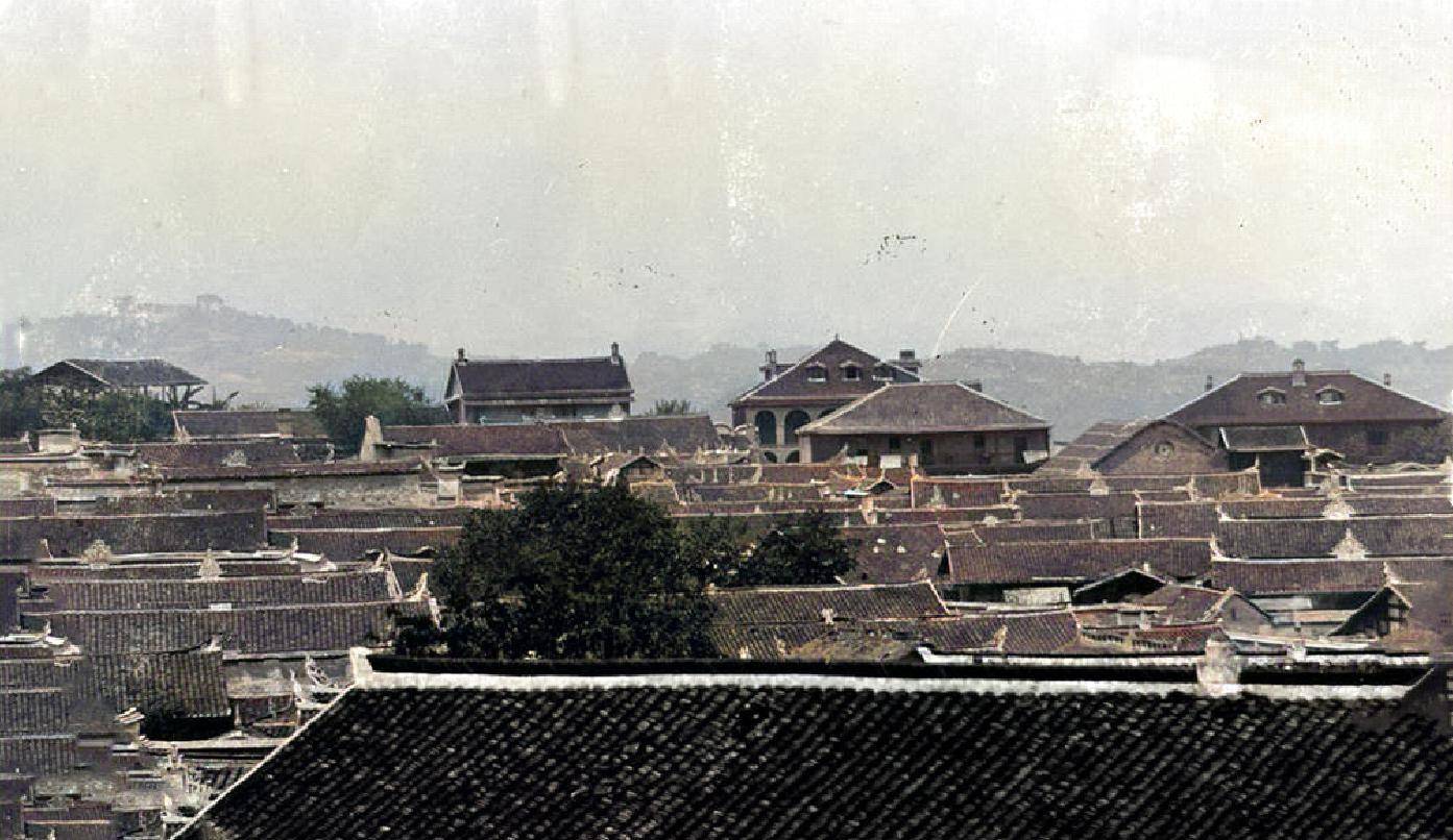 清末时期的山城重庆,被扣留的洋教士惊魂未定,江北古城城墙完整