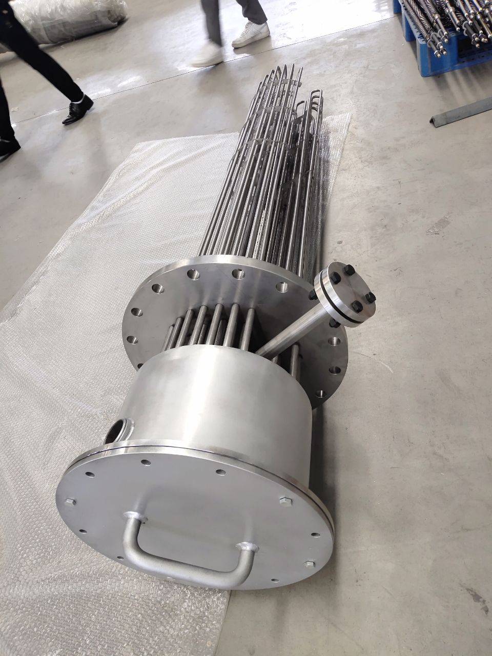 中量电热电锅炉加热器水箱加热管广泛应用于各种供暖场景