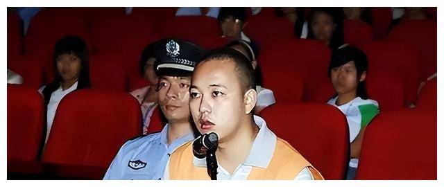 《漫长的季节》分尸案原型 南京美食街坐台女案,"人肉鸡块"_何青青