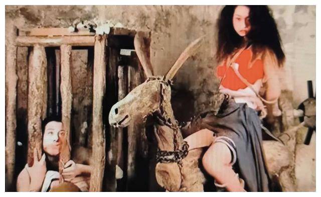 满清十大酷刑之一骑木驴,惨无人道,不忍直视!_王国_故事_探险之旅