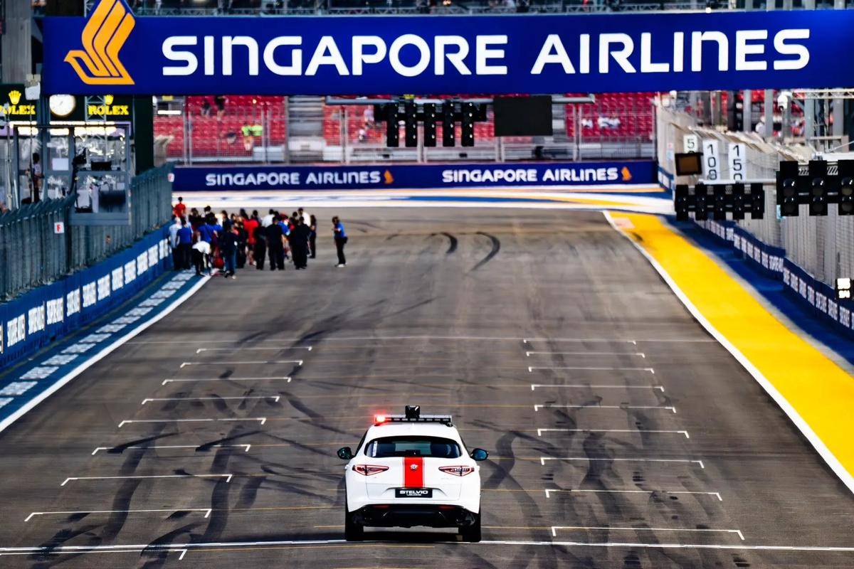 原创
            F1赛车汇：周冠宇期待冲击Q2，勒克莱尔和拉塞尔寻求提升️-f1赛车手周冠宇