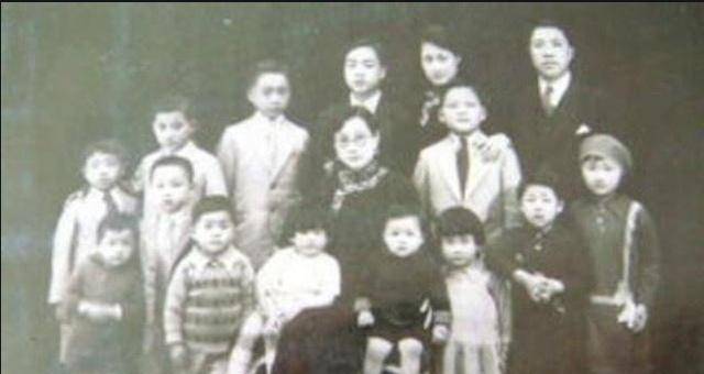 一对结义兄弟，大哥垂涎弟媳美色，设计杀害义弟后，与弟媳生10娃_李烈钧_龚永_华世琦