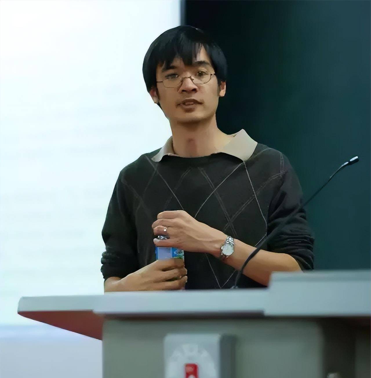 数学天才陶哲轩,8岁参加美国高考数学考760,24岁成为顶尖学教授