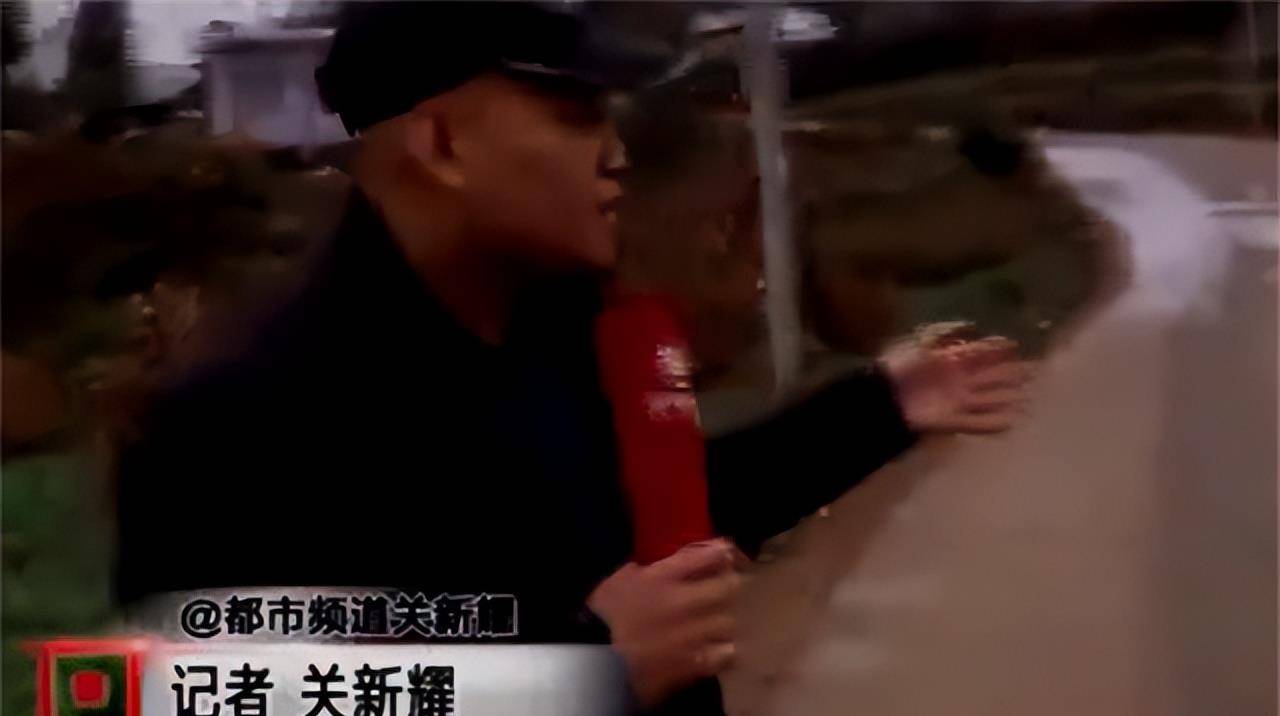 对于已经逝世的亲生父亲,宋菲坪臀缀齑扯急硎臼忠藕.