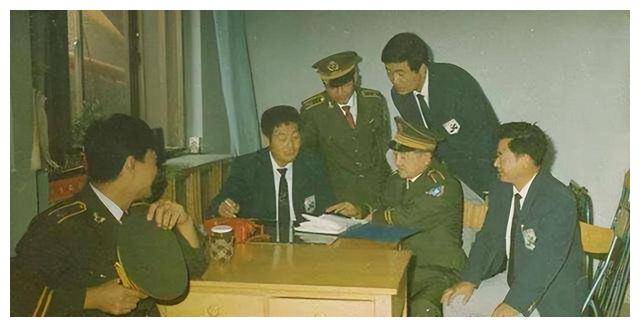 长春黑老大被枪杀,葬礼上百辆豪车撒钱送行,凶手身份让人胆寒!