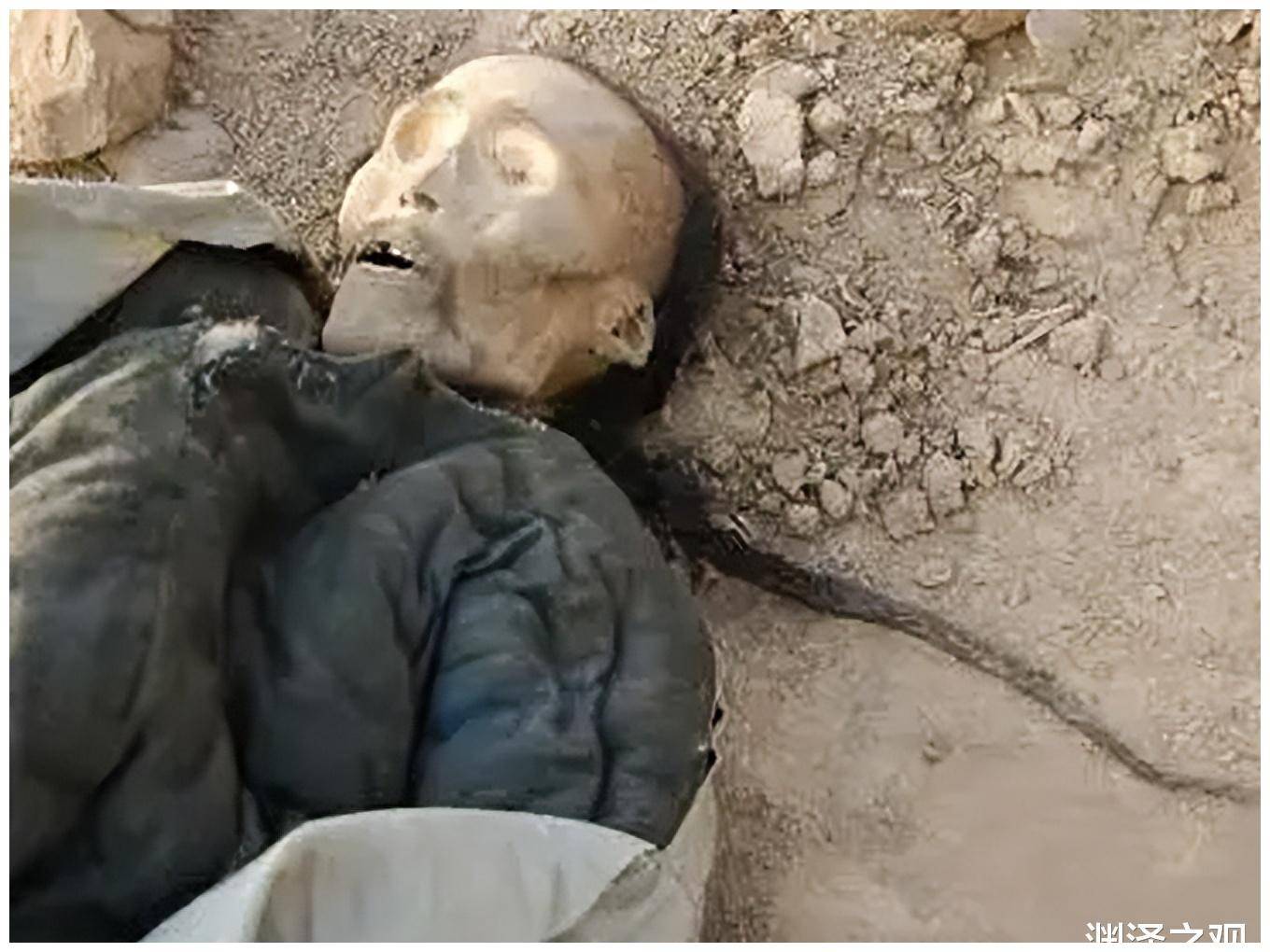 2009年新疆火焰山发掘6具"僵尸",戴帽子留长辫,工人立刻报警