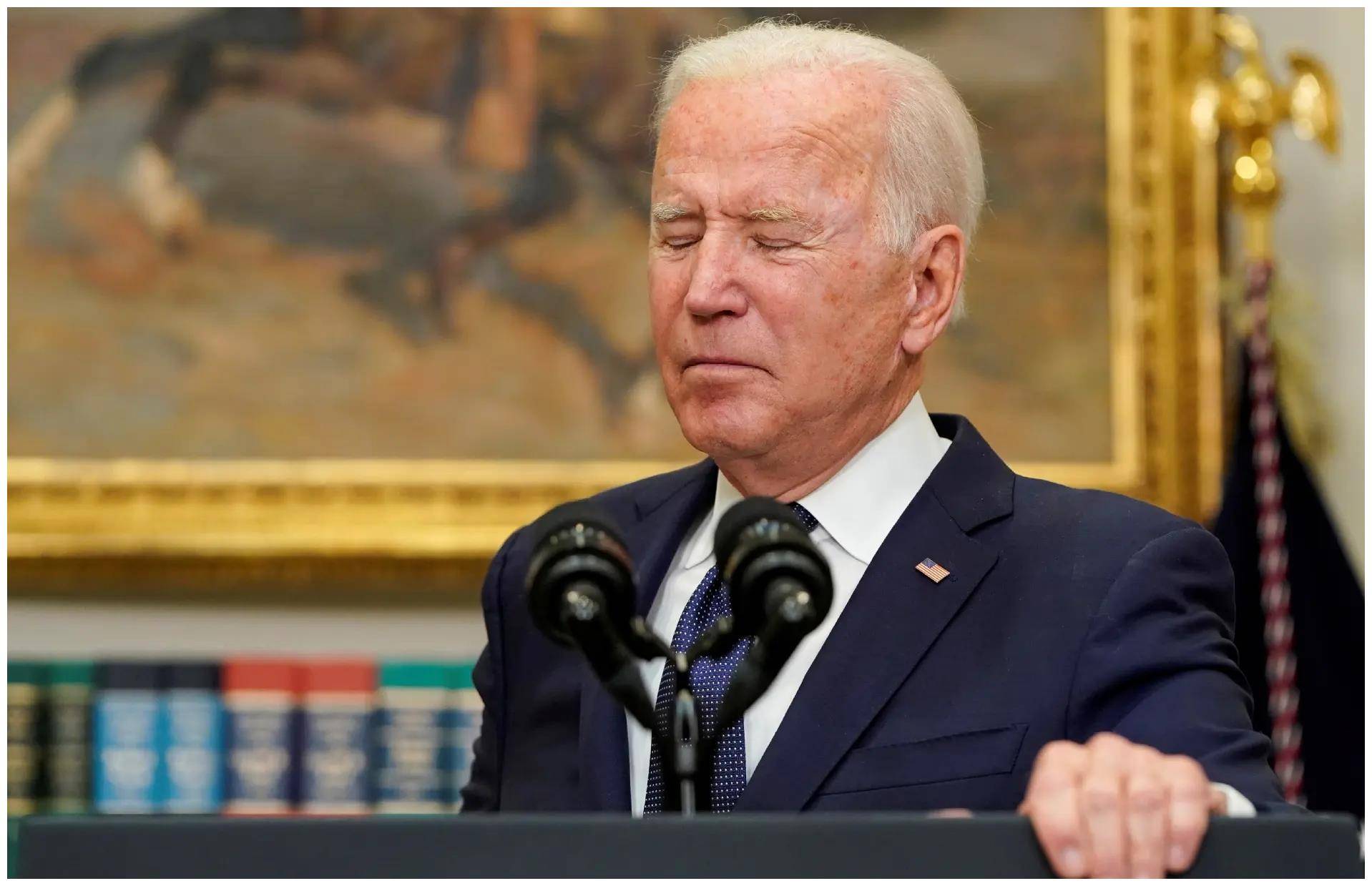 美军最新攻击核潜艇入列,却被一个"瞌睡"抢了风头_弗吉尼亚_海狼_拜登