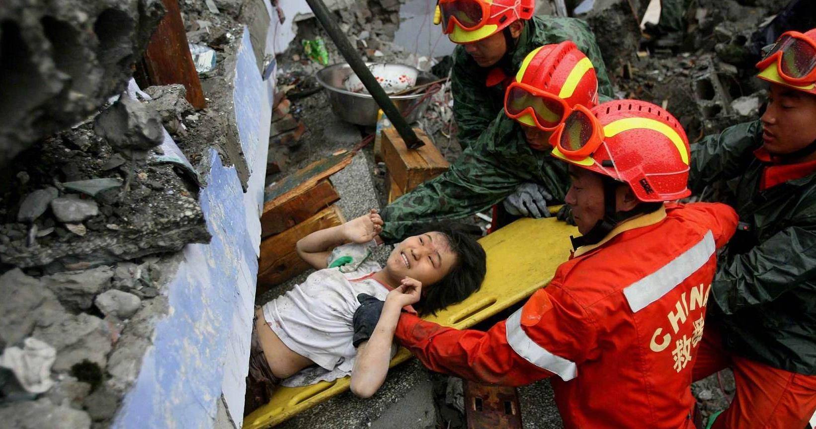 汶川大地震时的图片图片