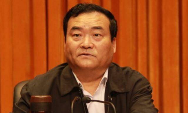 2008年北京奥运会,焦守云荣幸被选为开封火炬手.