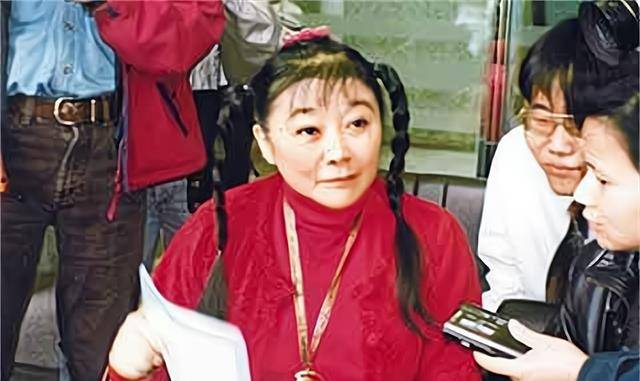 曾是亚洲女首富,丈夫极度抠门被绑后下落不明,百亿遗产全部捐献