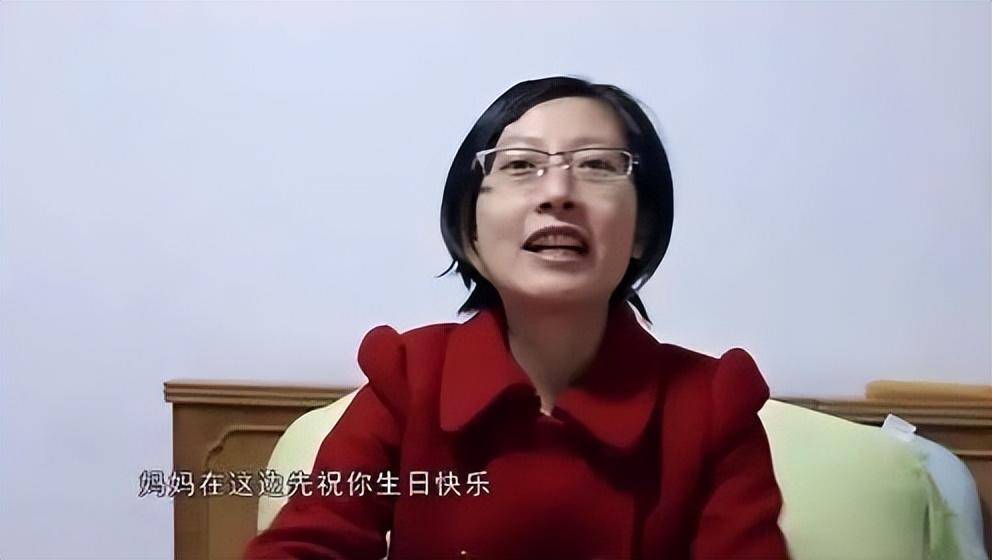 2015年,26岁癌症晚期孕妇,冒死产下孩子,去世4年后丈夫再婚_张丽君