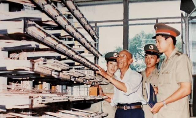 1990年,66岁老头因儿子当兵落选,找到部队领导:我是书上的烈士_李玉安