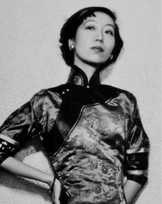 张爱玲晚年频繁搬家仅仅是因为跳蚤?因为跳蚤,更因为心灵创伤