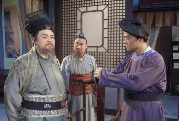 皇帝病重,此丞相提一建议便立一诏书,他醉酒泄密后,引轩然大波_寇准