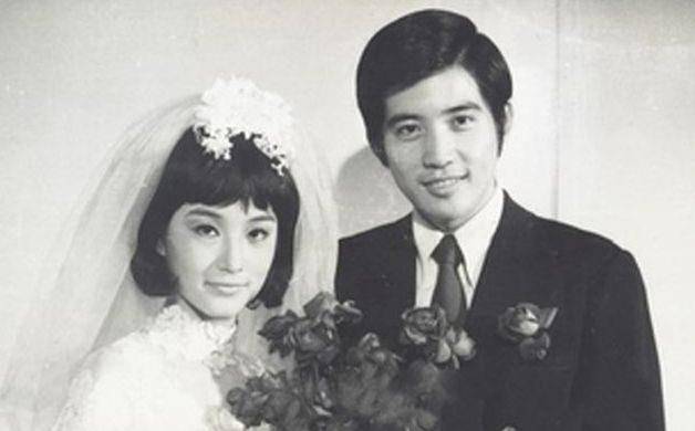 秦汉爱上了林青霞,但他不想失去已怀孕8个月的妻子_秦祥林_时候_关系